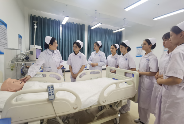 媒体聚焦丨华声在线：中招进行时，长沙这所中职学校为何受青睐？