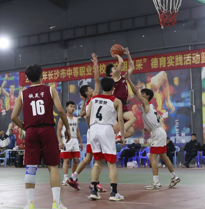 三湘都市报 | ​技能成才，强国有我！长沙“少年工匠”篮排球赛场展英姿